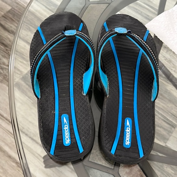 🩴SPEEDO FLIP FLOPS FOR WOMEN SIZE 8 CUSHIONED FOOT BED BLACK & BLUE GREAT COND. - Picture 2 of 9